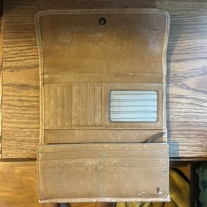 Frye wallet